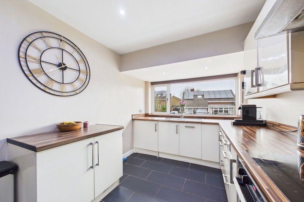 Property photo 3 of 27