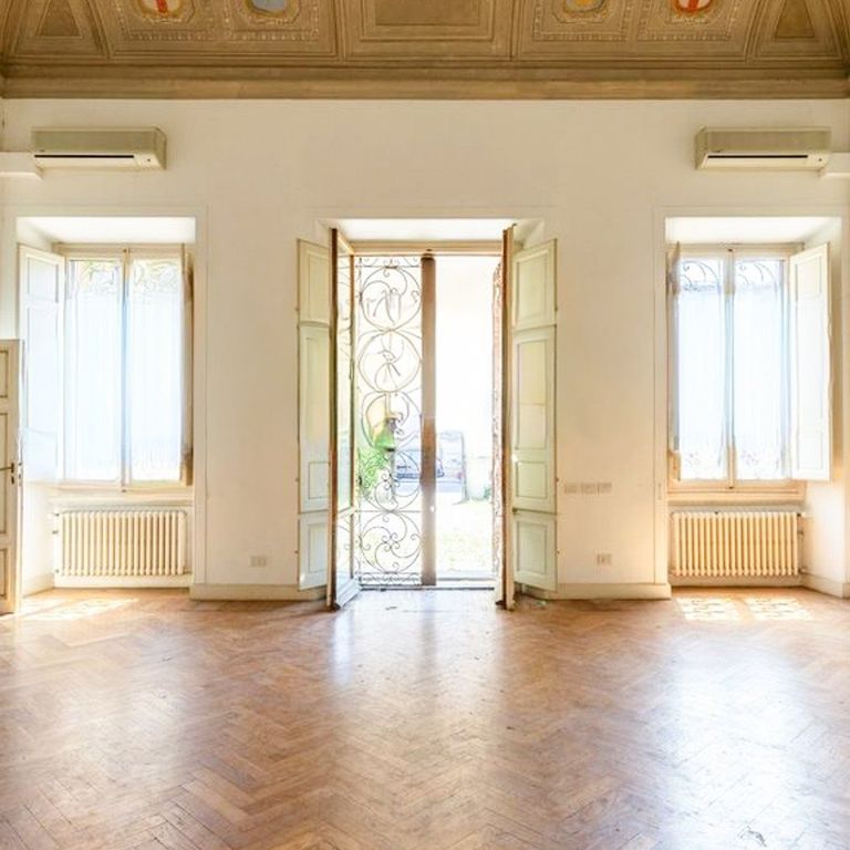 Property photo 1 of 20 Charming Apartment In Florence, Tuscany