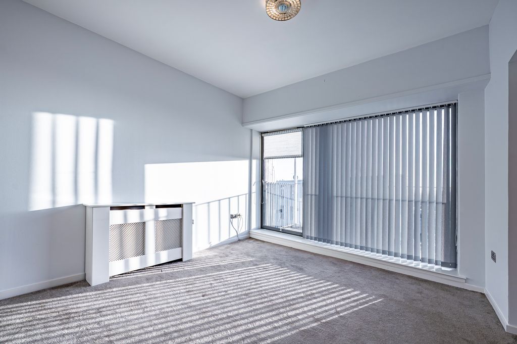 Property photo 3 of 32