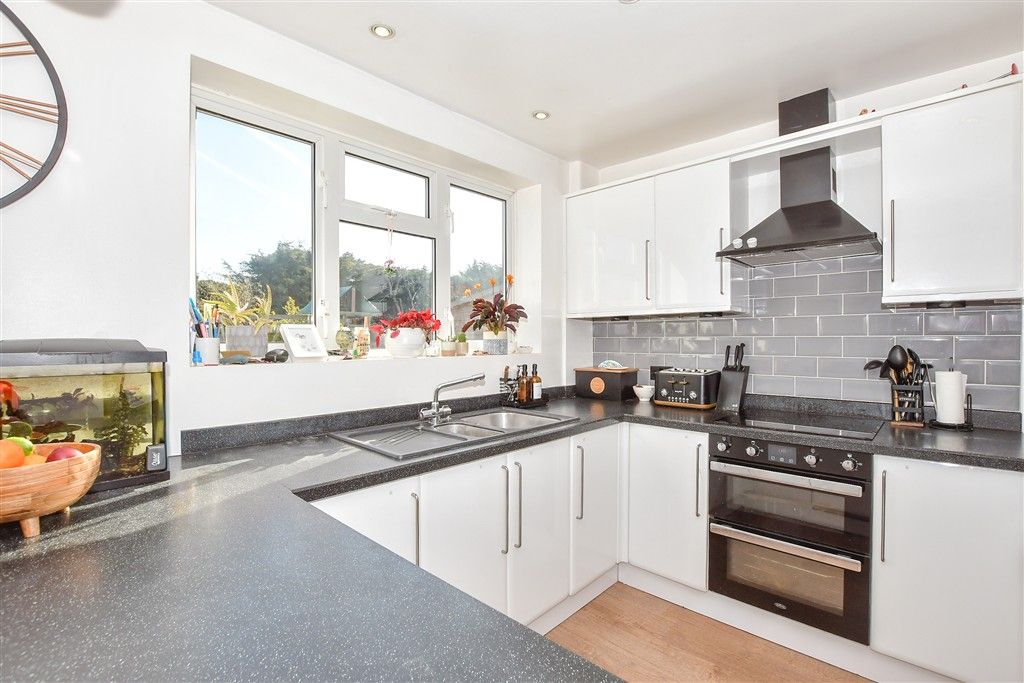 Property photo 3 of 12 Kitchen