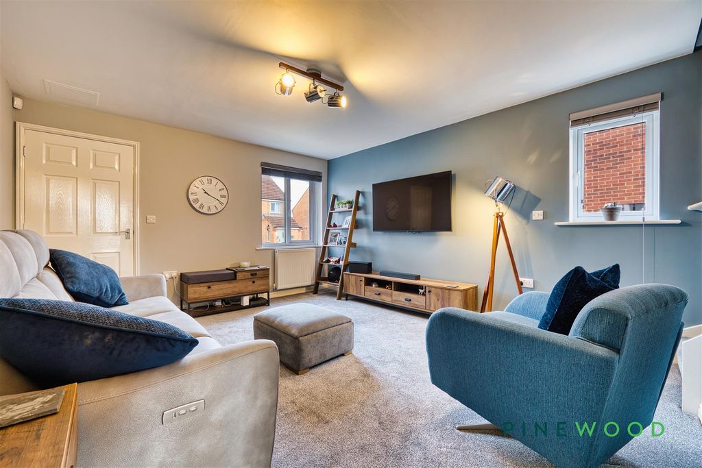 Property photo 2 of 25 Lounge