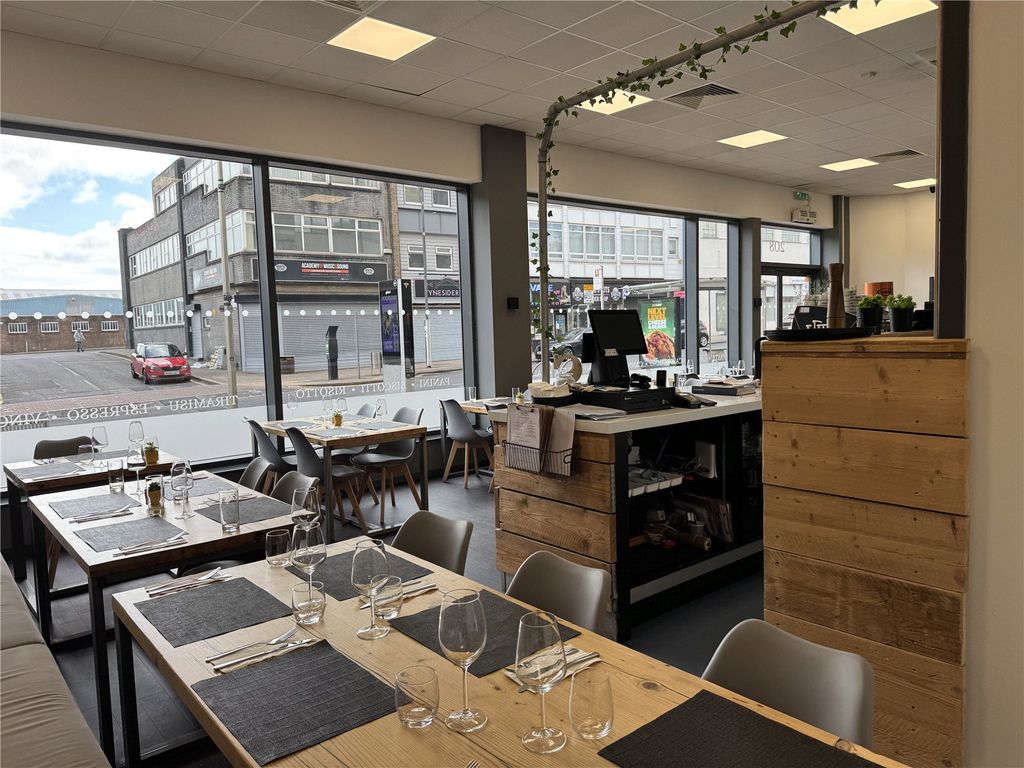 Property photo 3 of 11 Picture No. 02