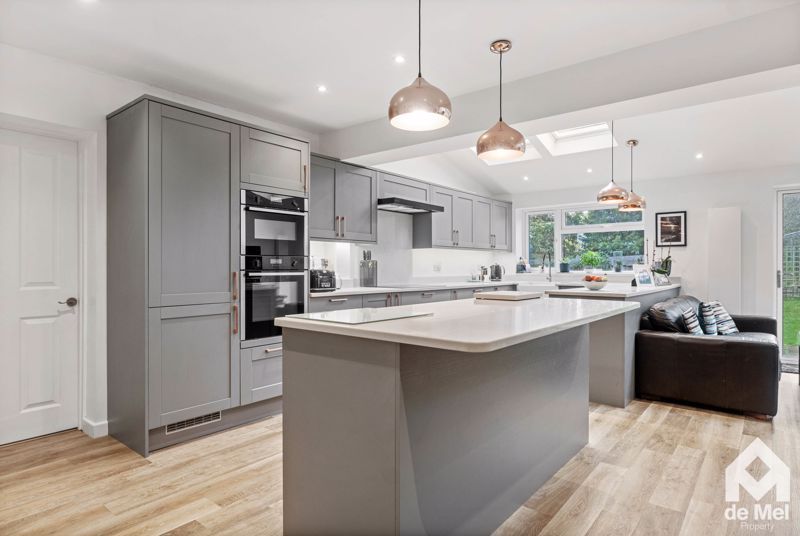 Property photo 3 of 17 Photo 11