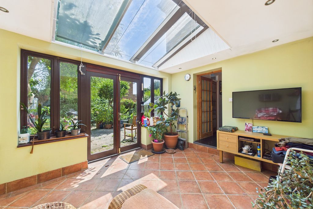 Property photo 2 of 22