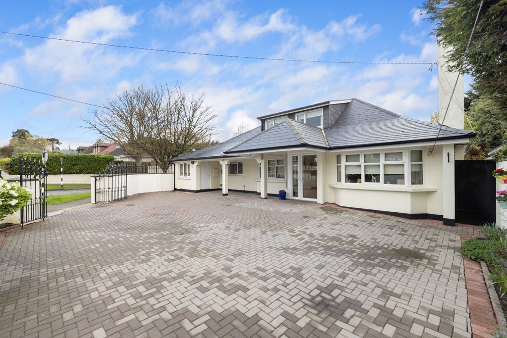 Property photo 1 of 32 Picture No. 18