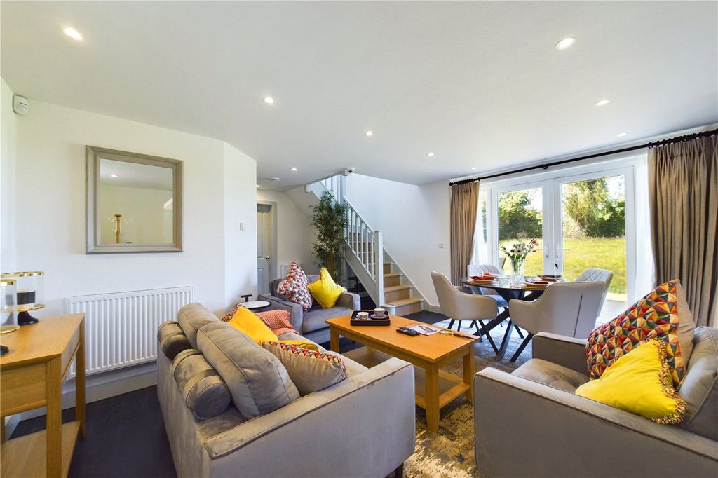 Property photo 3 of 12 Picture No. 18