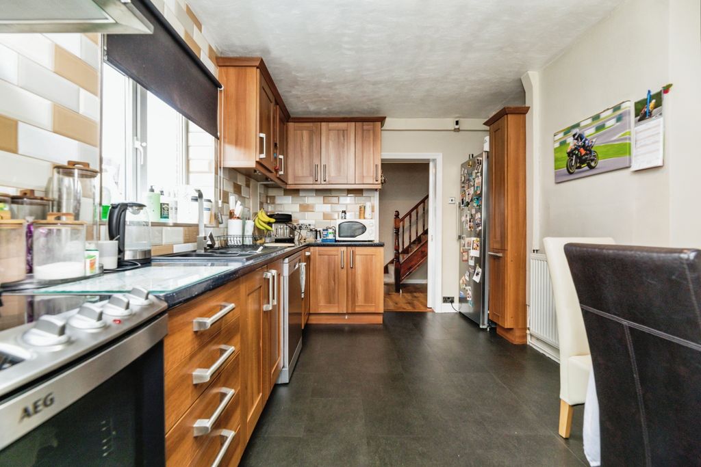 Property photo 3 of 20 2A8A0785