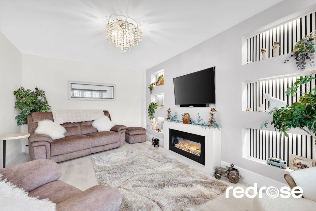 Property photo 2 of 24 Web_37 Poole Ave-11-2-2500Px