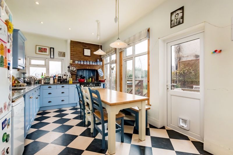 Property photo 3 of 15 Kitchen/Dining Room
