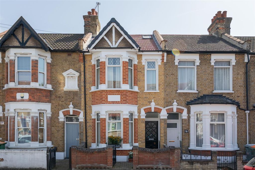 Property photo 1 of 44 Mitcham Road, E6
