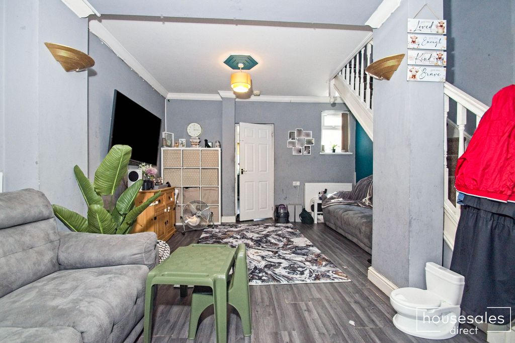 Property photo 3 of 10