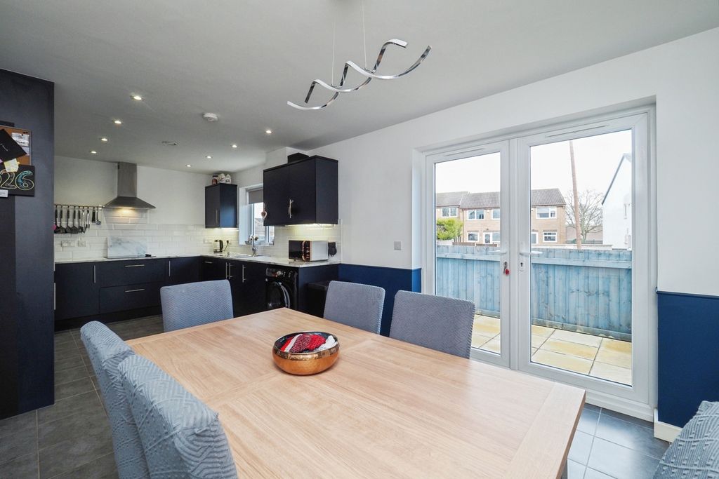 Property photo 3 of 23 Pbox-Img.Jpg