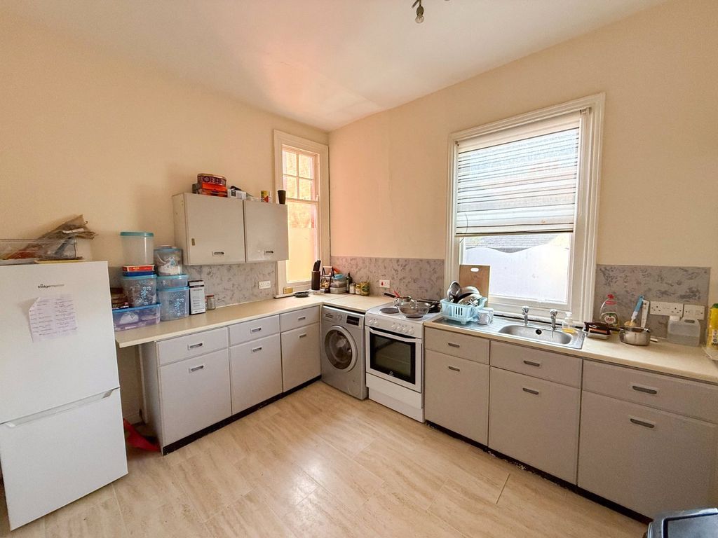 Property photo 3 of 10 Picture No. 14