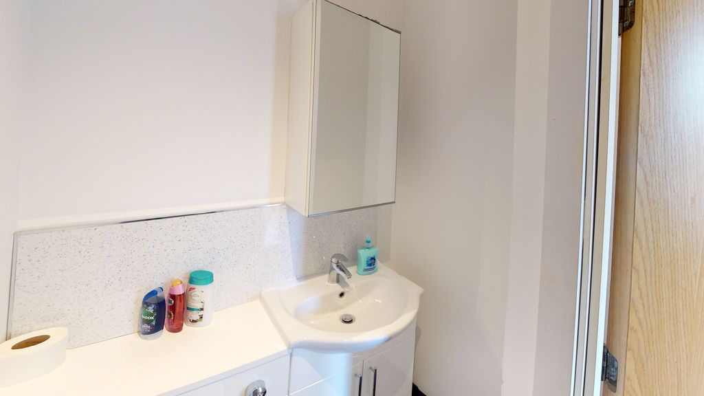 Property photo 3 of 3 Washroom