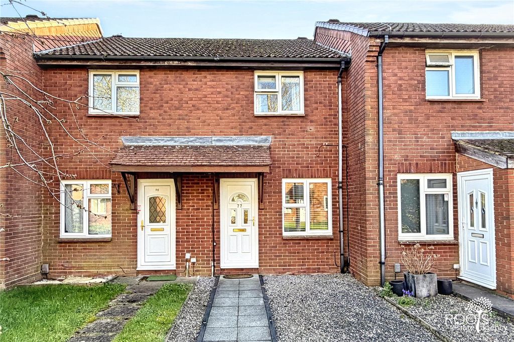 Property photo 1 of 9 Frontage