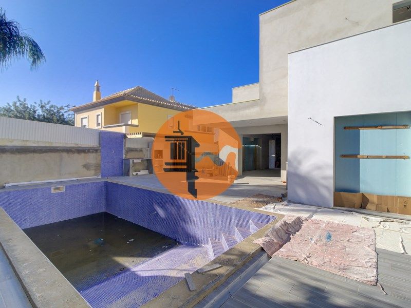 Property photo 3 of 39