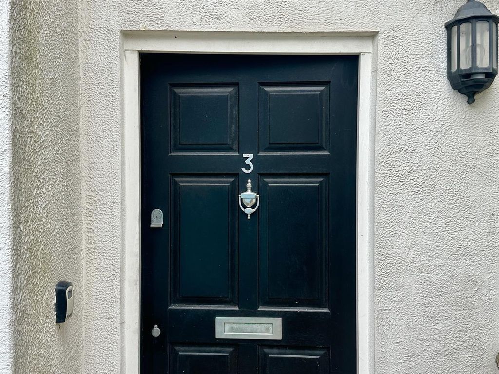 Property photo 3 of 5