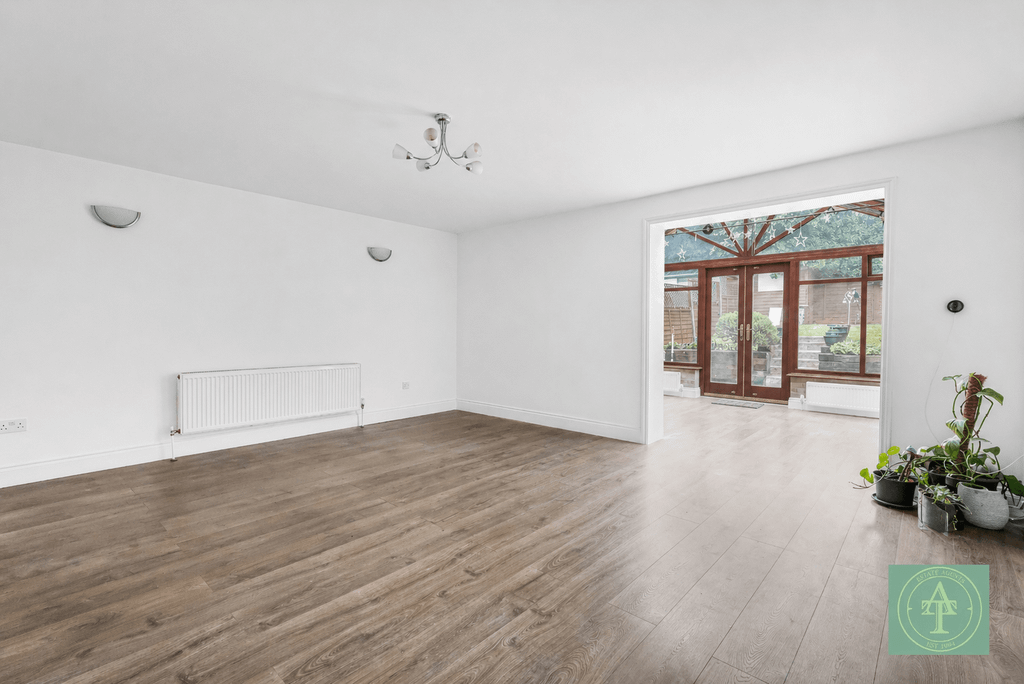 Property photo 2 of 30 Gallery
