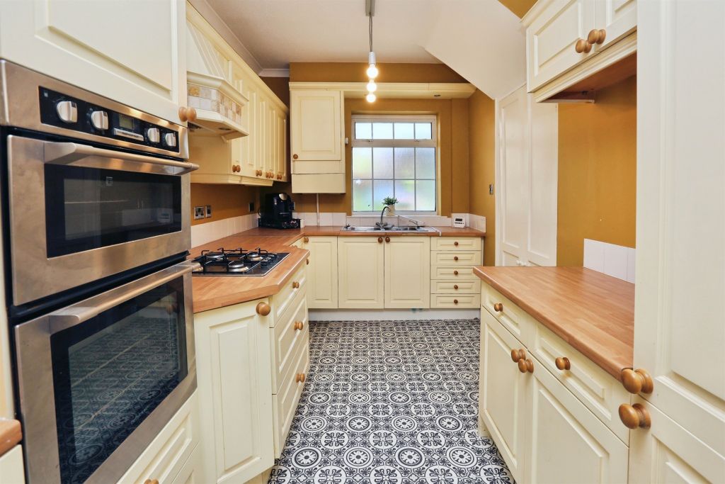 Property photo 3 of 25 Image