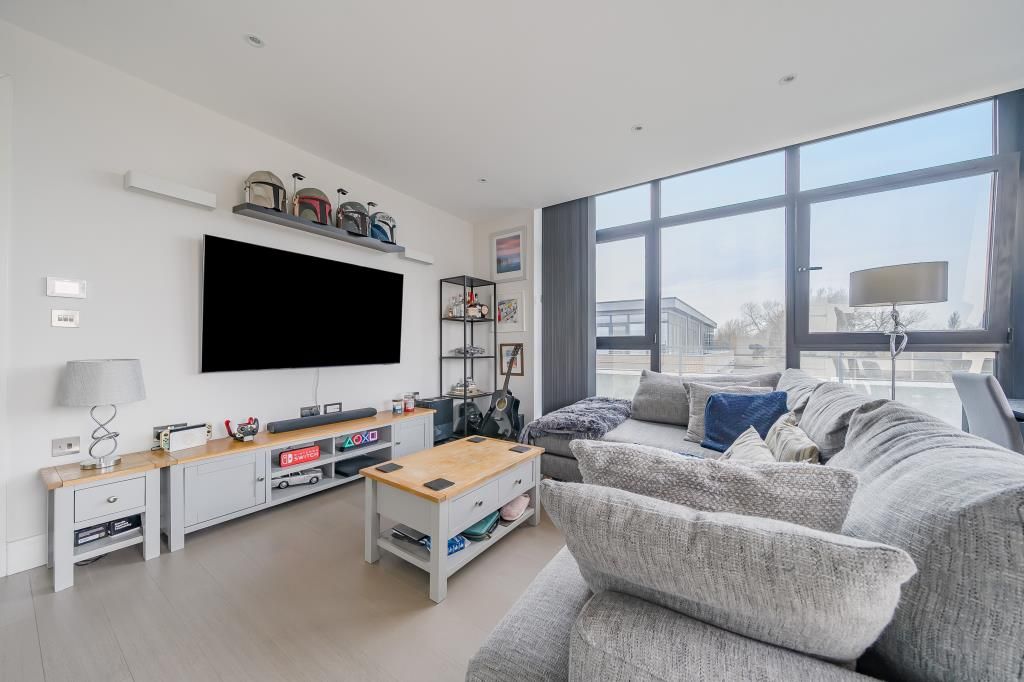 Property photo 3 of 23 Living Room