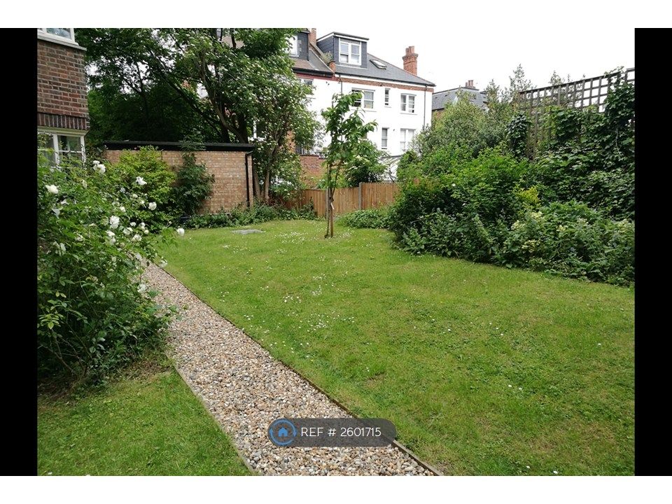 Property photo 2 of 8 Communal Garden