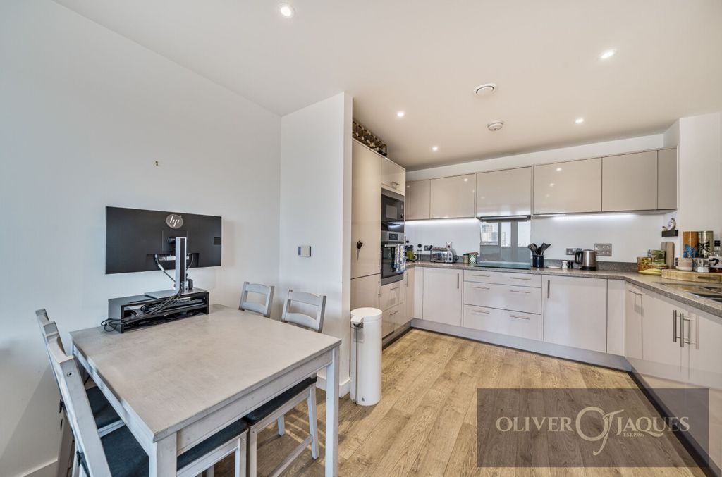 Property photo 3 of 17 Dining Room