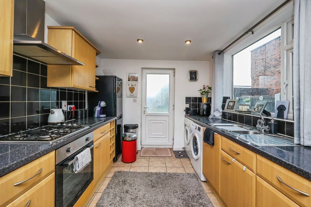 Property photo 3 of 16