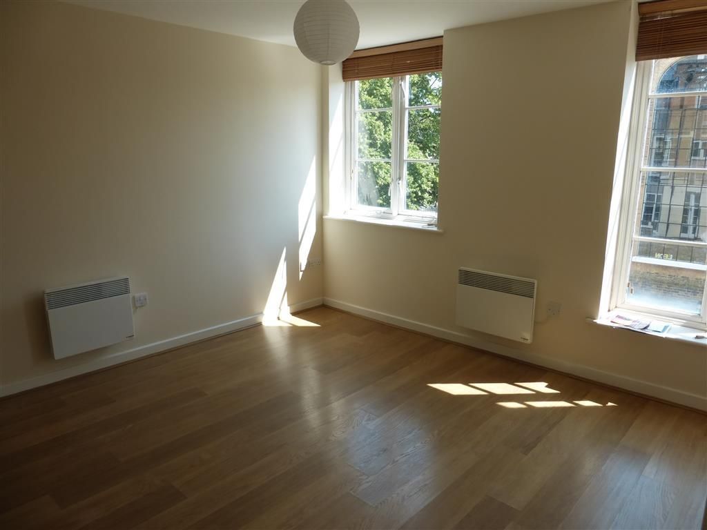 Property photo 3 of 5 Living Room