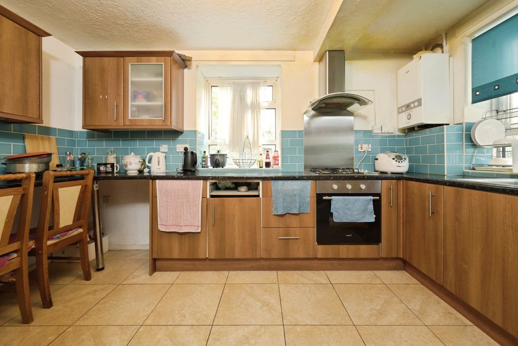 Property photo 2 of 20 Kitchen