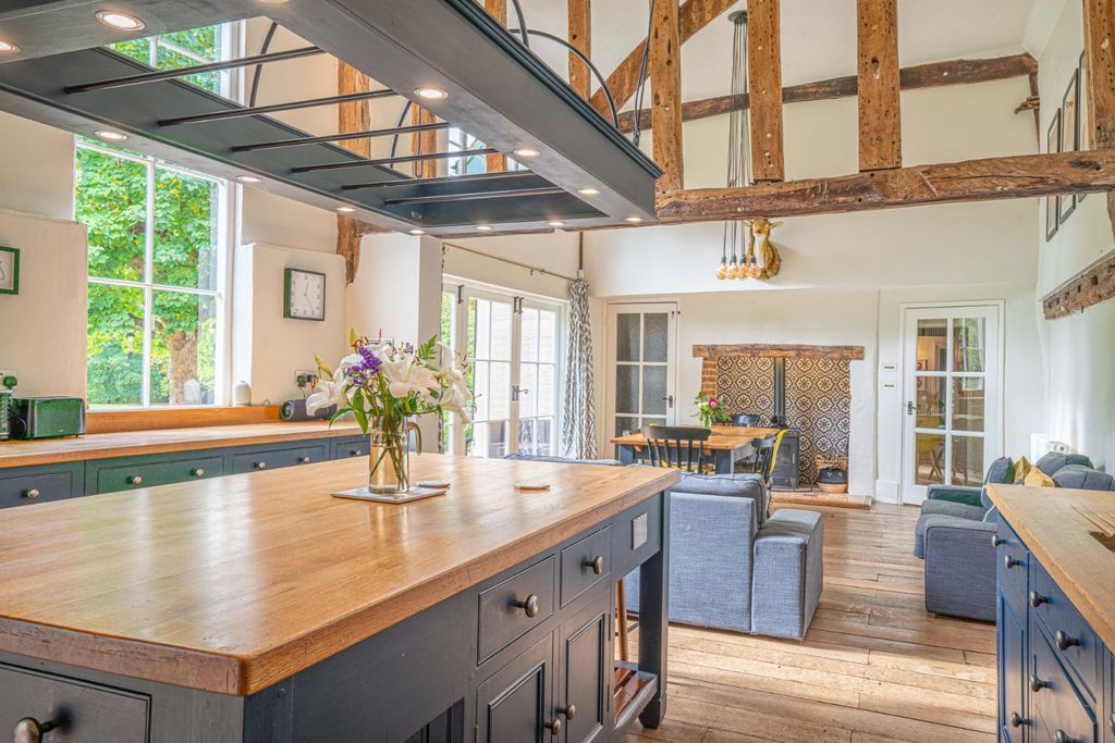 Property photo 3 of 26 Picture No. 81