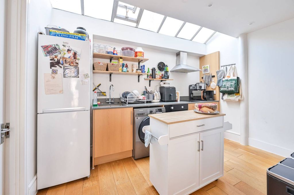 Property photo 1 of 9
