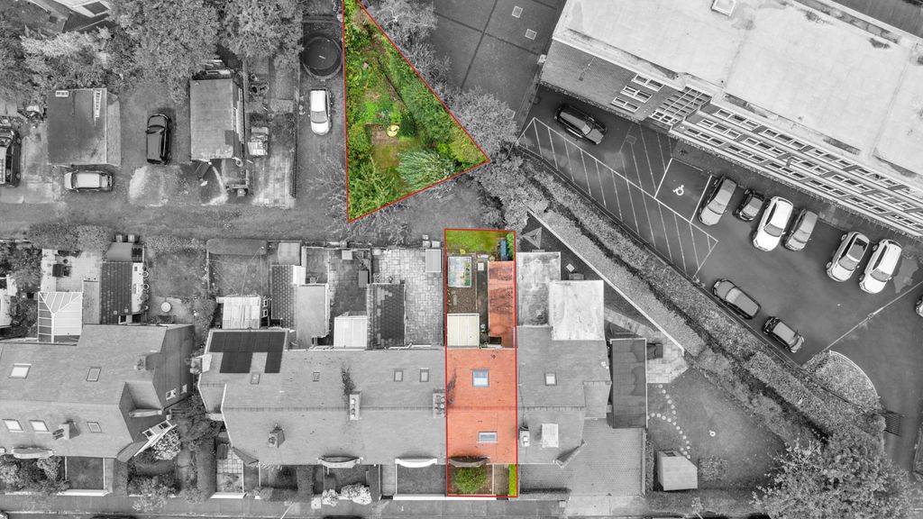 Property photo 2 of 26