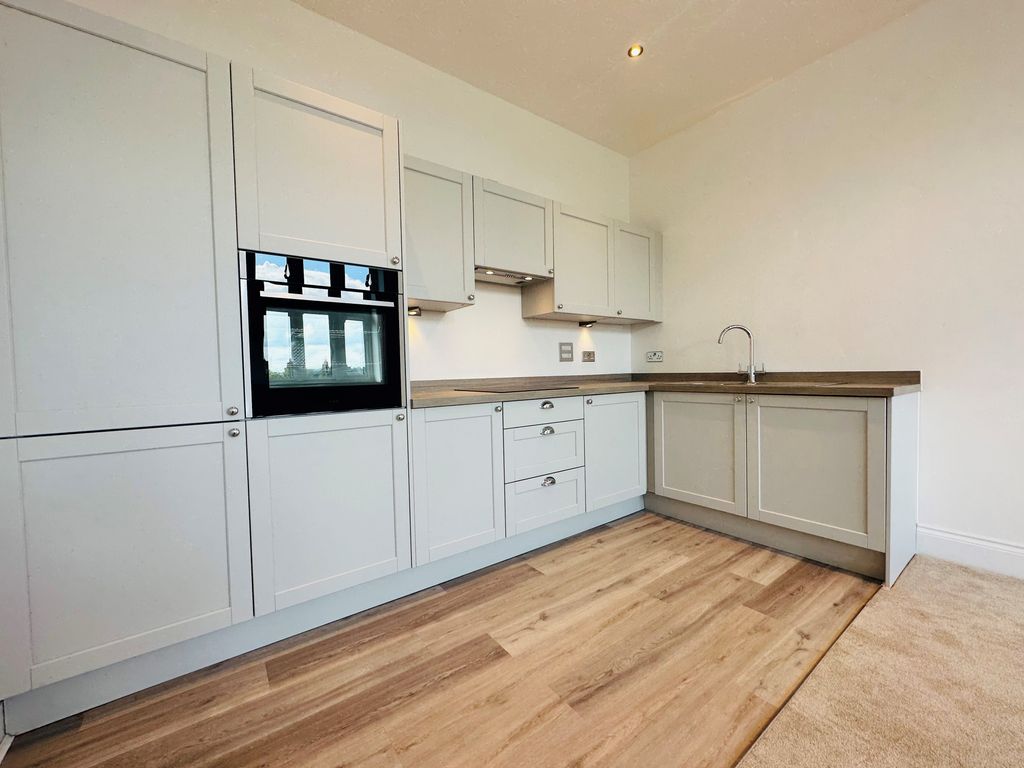 Property photo 2 of 4 Kitchen