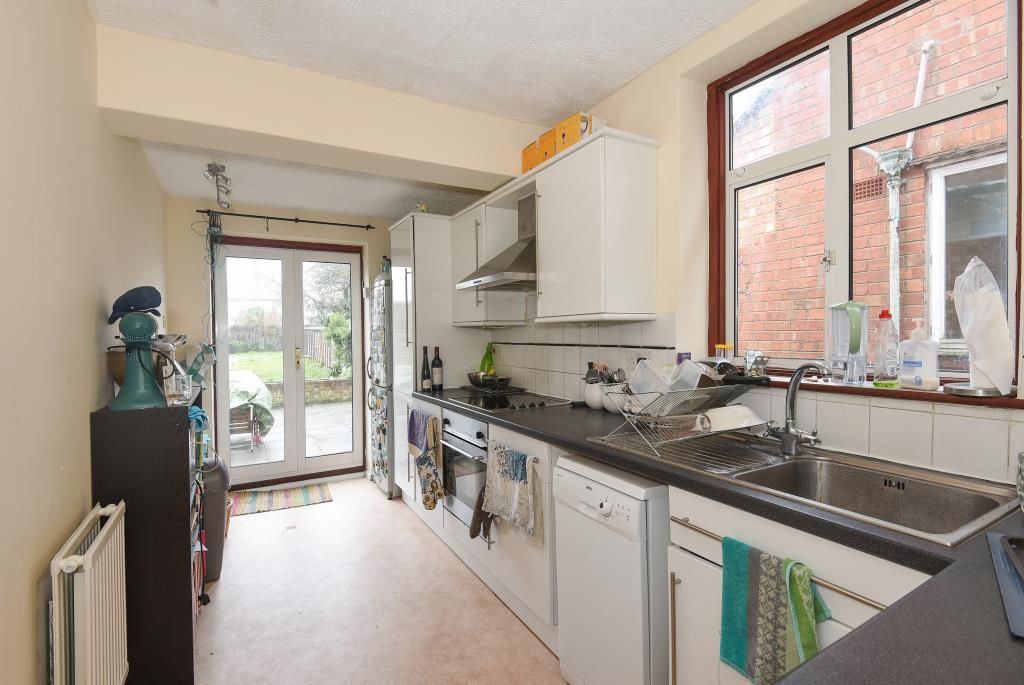 Property photo 3 of 12 Kitchen
