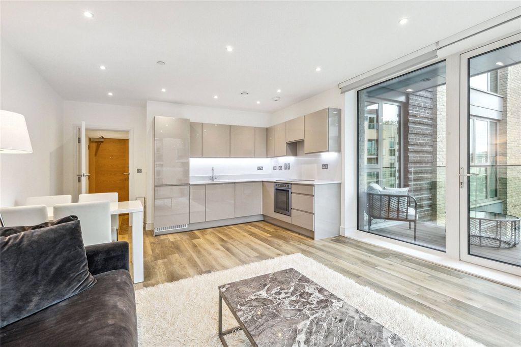 Property photo 3 of 13 Reception