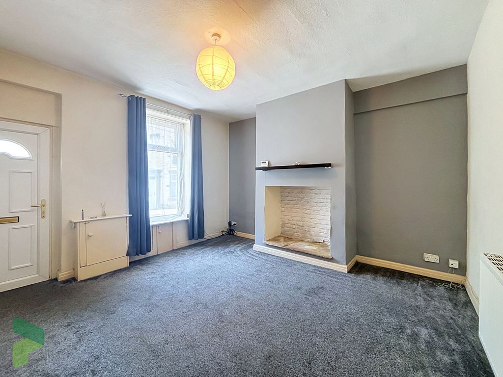 Property photo 2 of 10 Living Room