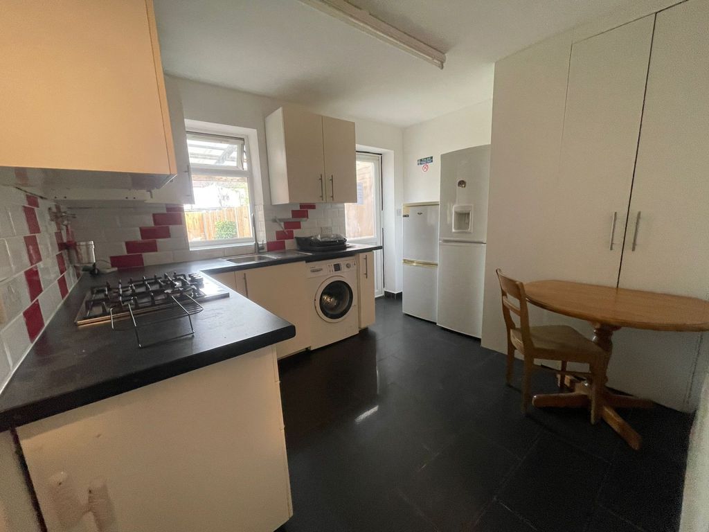 Property photo 2 of 10 Photo 9