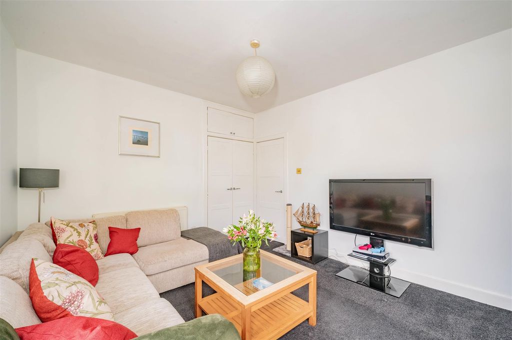 Property photo 3 of 17 3M 150 Lochee Road Dundee (2).Jpg