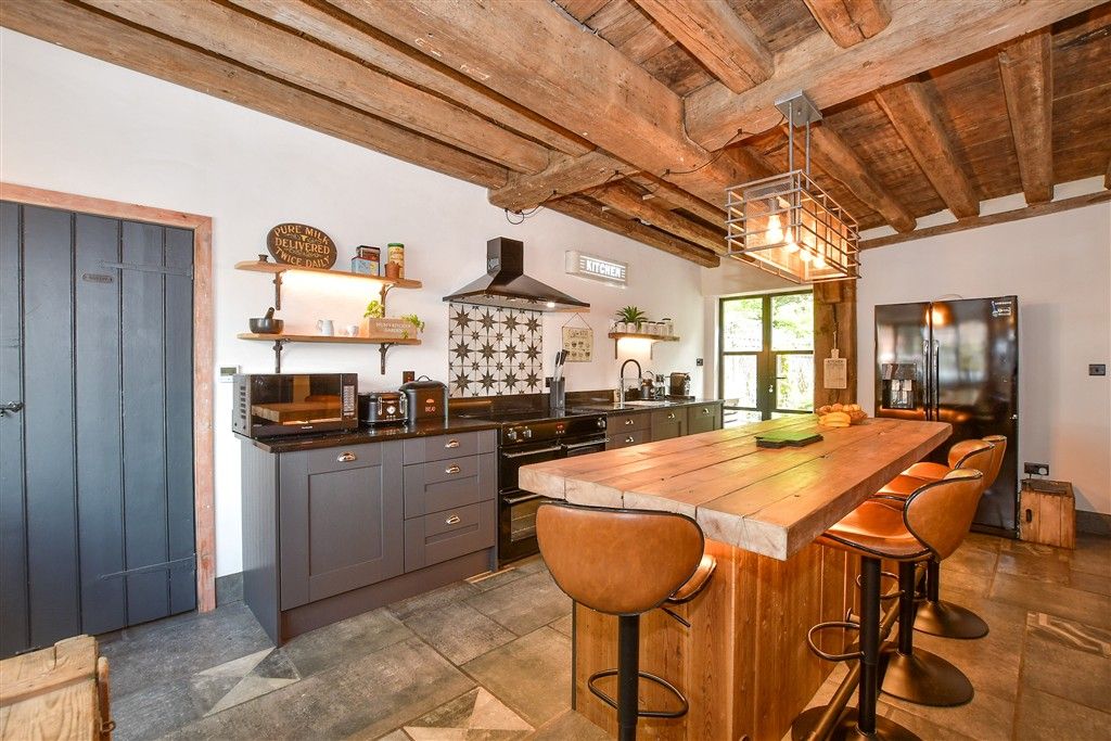 Property photo 2 of 21 Kitchen/Breakfast Room