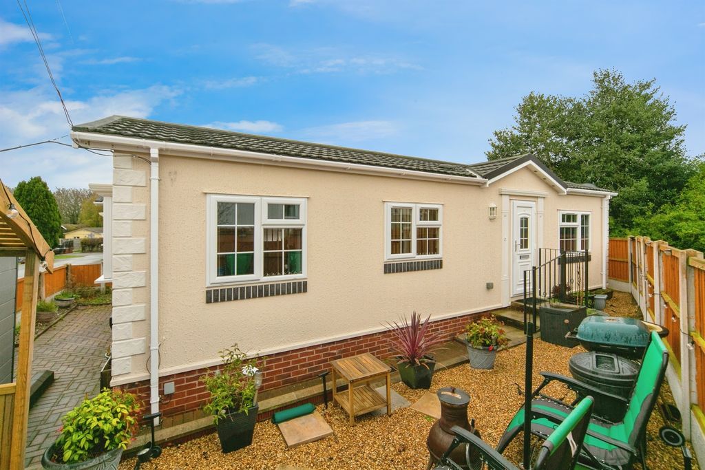 Property photo 1 of 18