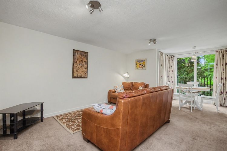 Property photo 3 of 15 327711