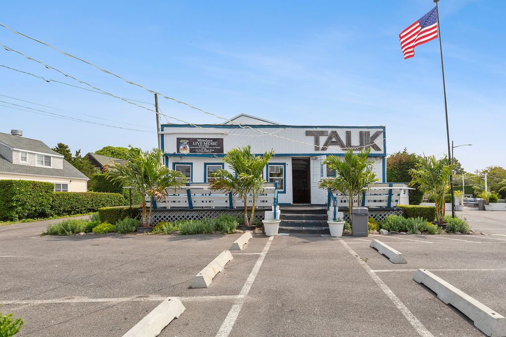 Property photo 3 of 23