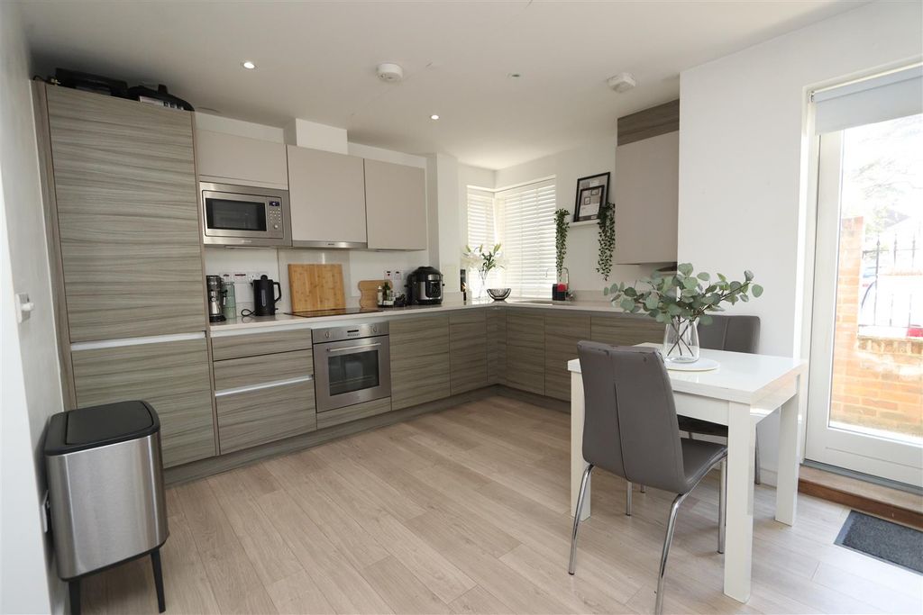 Property photo 2 of 10 Img_5437.Jpg