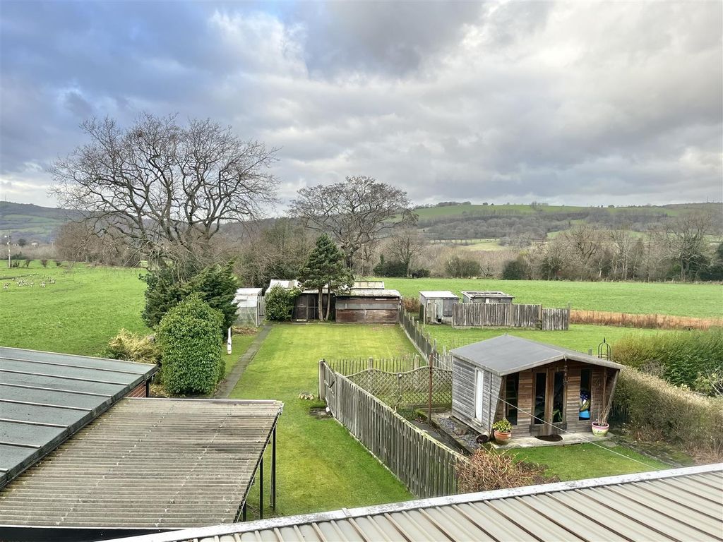 Property photo 2 of 20 Gardens