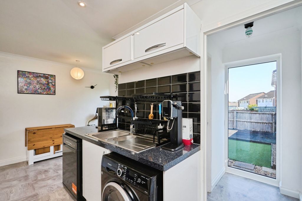 Property photo 3 of 15 Kitchen