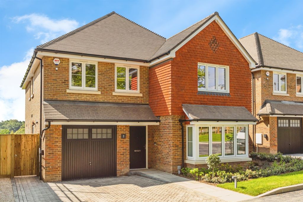 Property photo 1 of 18