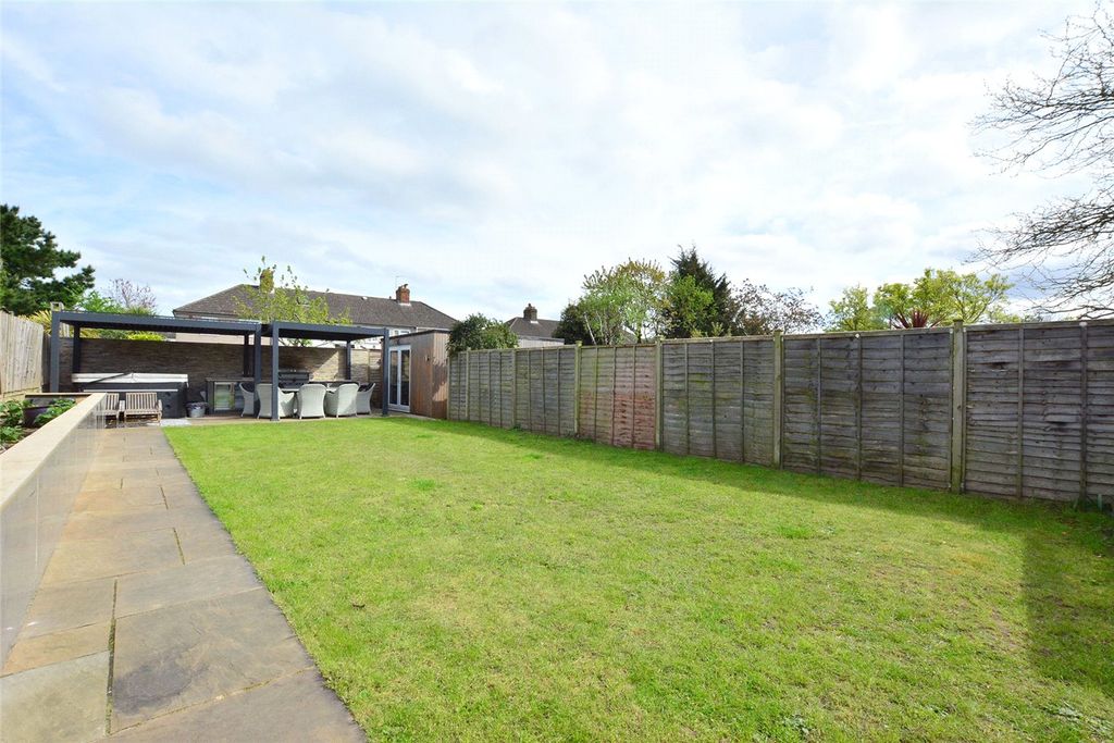 Property photo 3 of 23 Picture No. 11