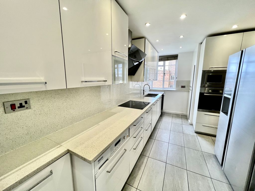 Property photo 3 of 9 Gallery