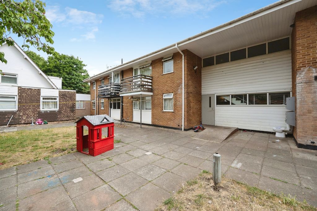 Property photo 1 of 8