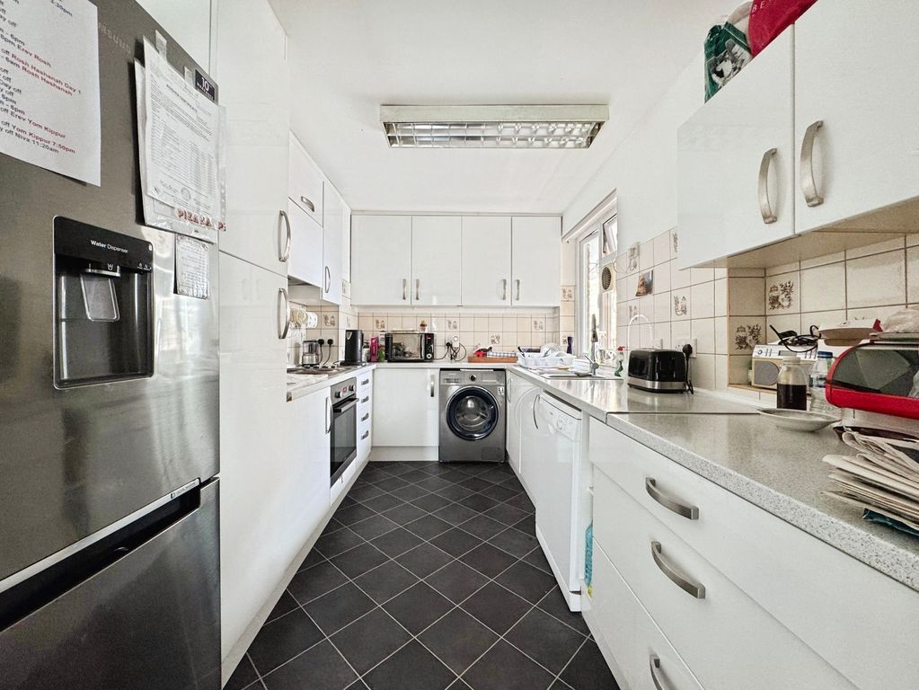 Property photo 2 of 14 Kitchen
